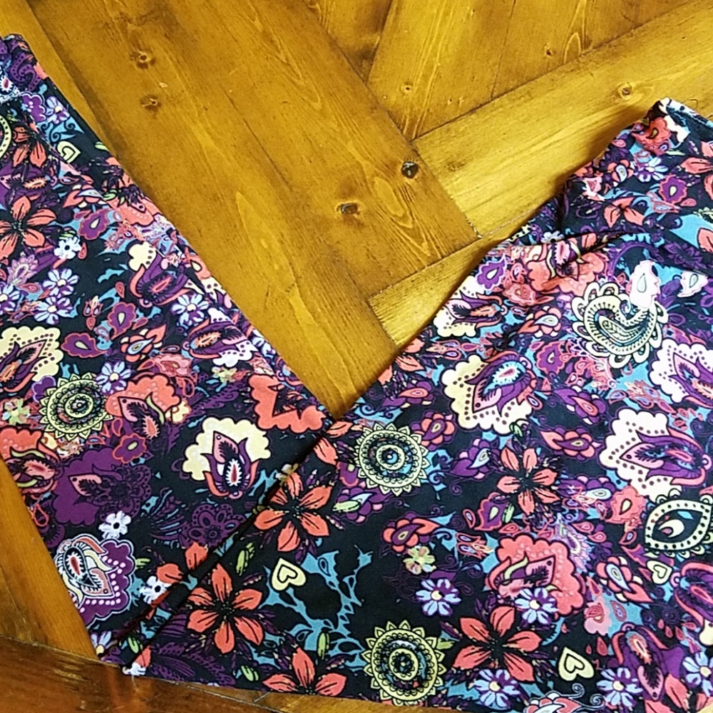 LuLaRoe leggings - beautiful multi color pattern